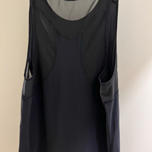 Lululemon black mesh tank top size 4 . - Picture 3 of 8